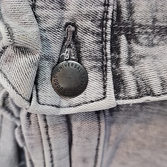 Universal Thread Goods Co. Gray shorts size 8 - Picture 2 of 4